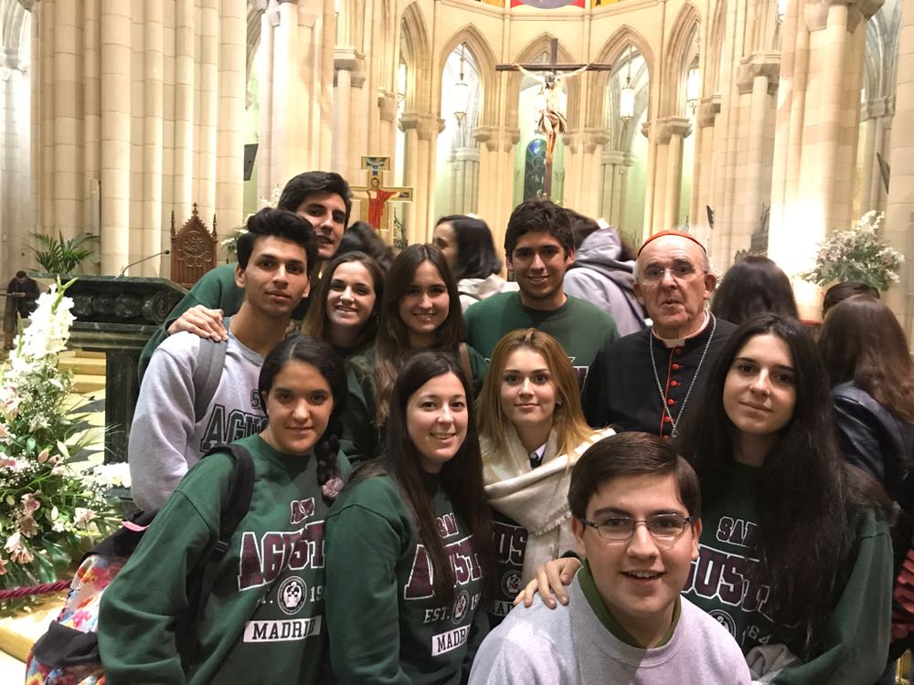 Vigilia De Oración Con Los Jóvenes Universitarios En La Catedral De La Almudena 03-11-2017